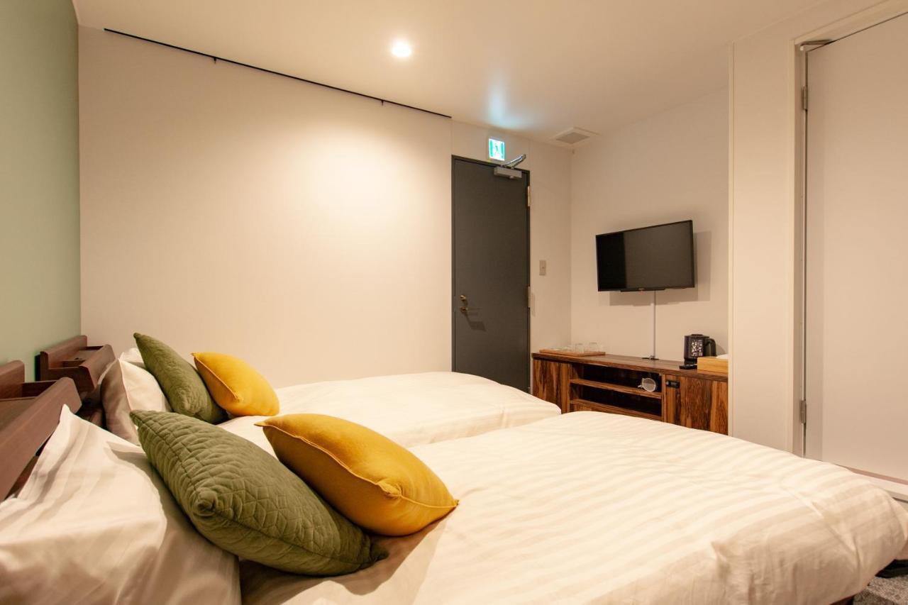 Q And Lounge Ueno Hostal