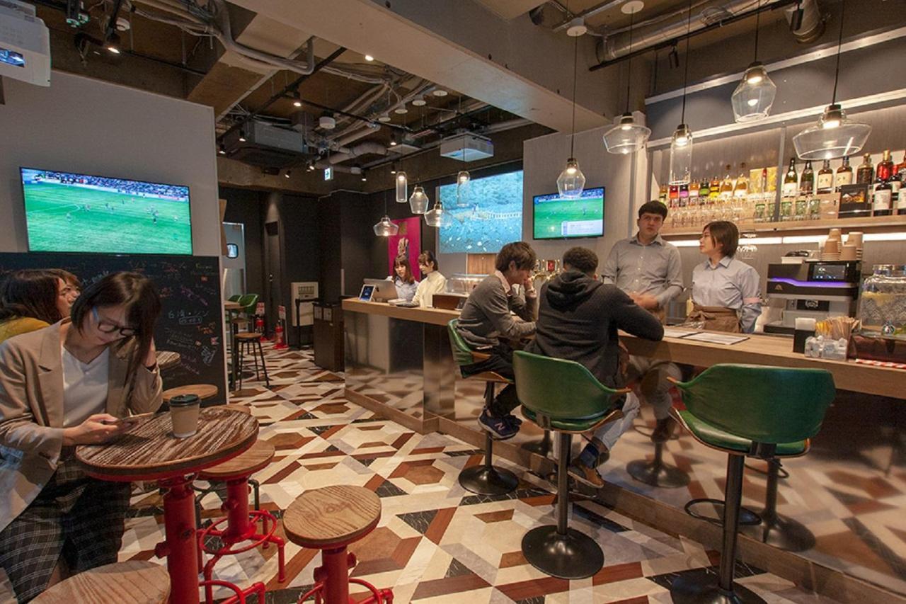 Q And Lounge Ueno Hostal *